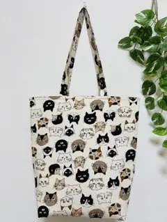 ハンドメイド　猫柄トートバッグ　買い物バッグ　エコバッグ　猫フェイス（生成り）