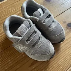 New Balance 13.5キッズスニーカー グレー