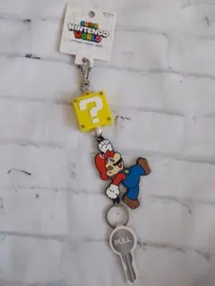 新品　USJ ユニバ　マリオ キーチェーン　リールキー　ニンテンドー