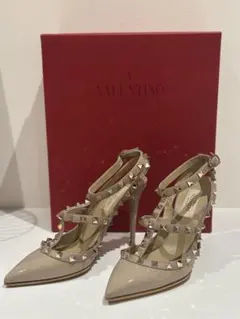 VALENTINO GARAVANI ロックスタッズ パンプスのサムネイル