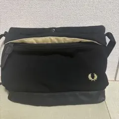 FRED PERRY ショルダーバッグ
