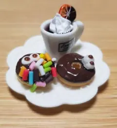 ミニチュアドーナツとコーヒーセット