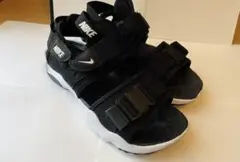 NIKE キャニオン サンダル ブラックのサムネイル