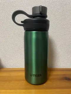 Item thumbnail for item 74139116-6732-4ef2-b6c3-de7115b7c29e