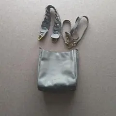 グレー レザー ショルダーバッグ 編み込みストラップ付き