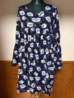 新品タグ付　Mサイズ　花柄 Vネック チュニック ワンピース ネイビー ベル袖