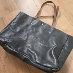 黒 レザー トートバッグ スタッズ付き　本革