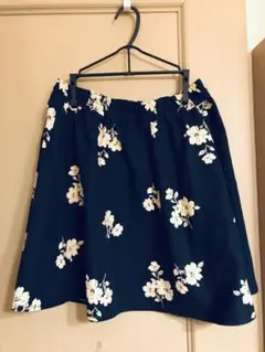 earth 花柄スカート