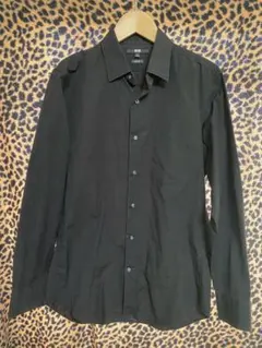 UNIQLO ブラック スリムフィット シャツ M