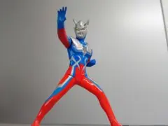 HGシリーズ　ウルトラマンゼロ　リペイントのサムネイル