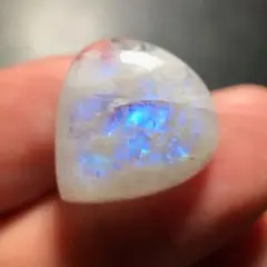 自然の美　ムーンストーン　15.6ct