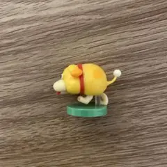 イエローの犬 フィギュア