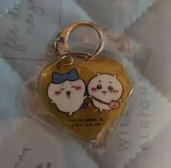 ちいかわ アクリルキーホルダー　ちいかわ ハチワレ
