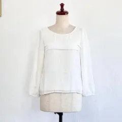 【FABIA】　新品 未使用 ティーアドフリルブラウス 白 ホワイト Sサイズのサムネイル