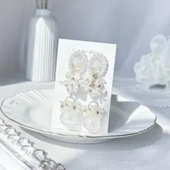 白薔薇姫の夜曲 ハンドメイド ピアス イヤリング 薔薇 ホワイト パール 大ぶり