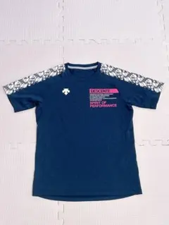 【デサント】Tシャツ　スポーツ　トップス　サイズ140のサムネイル