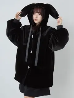 アンクルージュ　うさみみ　フェイクファー　ハーフコート　ブラック