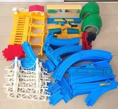 プラレール オシャレな白い吊り橋付きレールセット