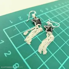 星型ストーンのシルバーピアス