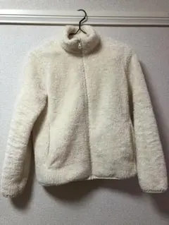 ユニクロ　アイボリー フリースジャケット ハイネック