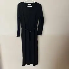 CECIL McBEE 黒のVネックロングワンピース　ベルト付き
