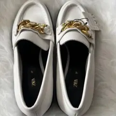 ZARA ホワイト ゴールドチェーン ローファー 37