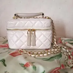 RR26010【新品未使用】キルティング　バニティー　ショルダー　バッグ