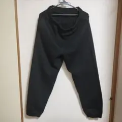 黒のスウェットパンツ ゴムウエスト