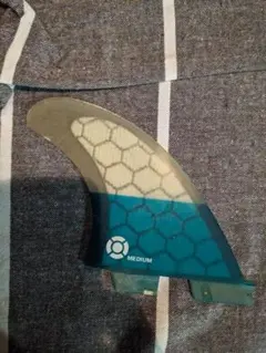 FCS II Performer サーフボードフィン MEDIUM　レフト