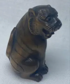 柘植材　根付　獅子ペアの彫刻、ストラップ置物、縁起物　黃楊繊細彫刻 柘植根付 象玉 ストラップ付き - メルカリ