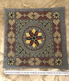 新品未使用　クッションカバー　カザフ刺繍　エスニックのサムネイル