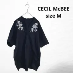 セシルマクビーCECIL McBEE白花柄刺繍　半袖チュニック　黒ブラウス
