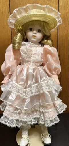 ビスクドール 磁器人形 ドレス ピンクドレス　麦わら帽子付きのサムネイル