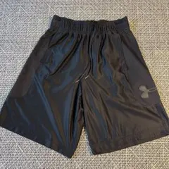 Under Armour ブラック ショートパンツ　SM