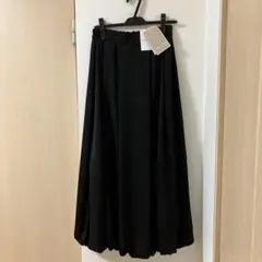【新品タグ付き】　しまむら　collin コラボサテンバルーンスカート ブラック