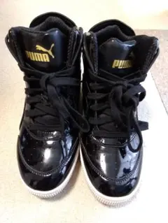 ゆ*き様　売約済み　 PUMA ブラック スニーカー　エナメル　レディース