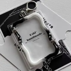 トレカキーホルダー　トレカケース　レジンデコ 2カラー ブラック　ホワイト　星