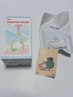 POPMART HAND IN HAND phone charm ZSIGA