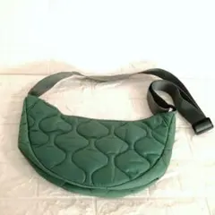 未使用　Utao 雑誌付録　ラウンド型 キルティング ショルダーバッグ