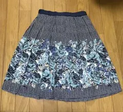 ストロベリーフィールズ フラワープリント フレアスカート 膝丈
