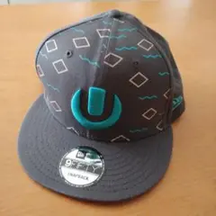 ULTRA 幾何学模様 スナップバックキャップ