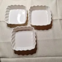 白い小皿三点