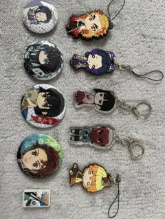 鬼滅の刃セット　缶バッチ　キーホルダー　消しゴム