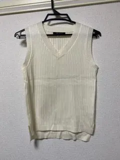 INGNI アイボリー Vネック ニットベスト