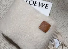 LOEWE ホワイトマフラー