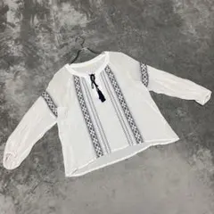 【ハッシュアッシュ】（M）ブラウス ギャザー プリーツ 刺繍デザイン 長袖