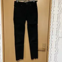 UNIQLO ダメージパンツ　23