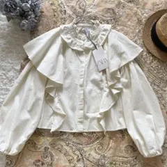 【未使用・タグ付】ボリュームフリルシャツ　ブラウス　アイボリー　スタンドカラー