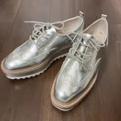ZARA シルバー メタリック 厚底 オックスフォード シューズ　サイズ37のサムネイル