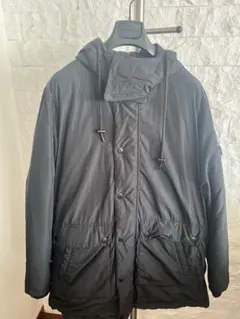 フード付き黒ロングダウンジャケット